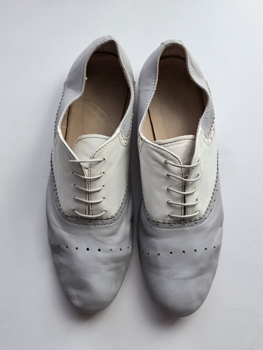 Italian Shoemakers Two-Tone White and Light Gray Soft Leather Oxfords Sz US 9.5